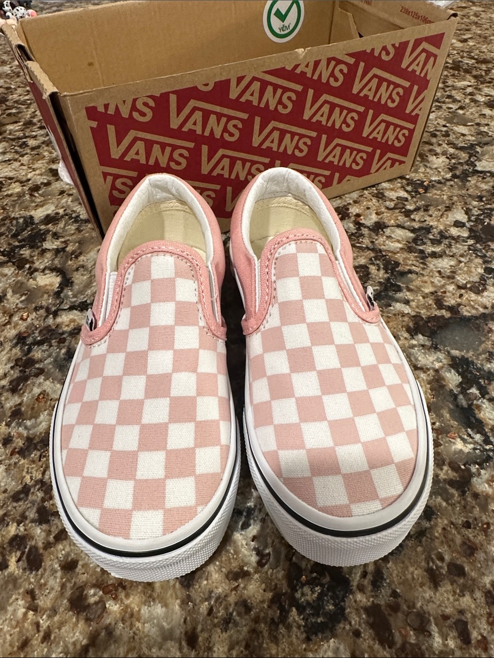 Vans Kids Slip-On Checkerboard in Pink and White